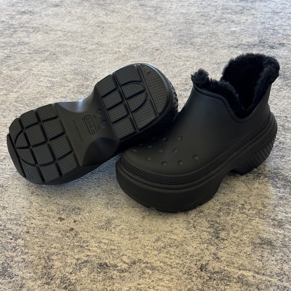 Croc Stomp Booties - Picture 1 of 5